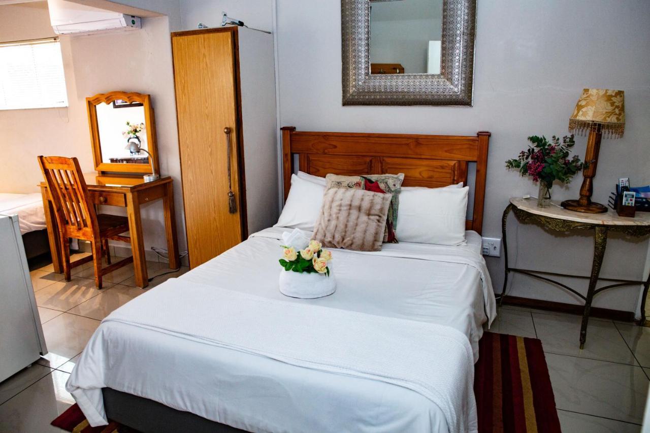 Woodpecker Guesthouse Ficksburg Extérieur photo
