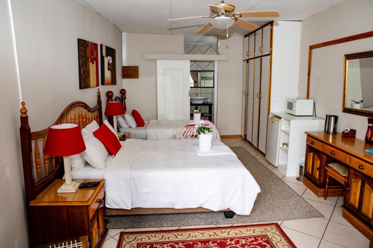 Woodpecker Guesthouse Ficksburg Extérieur photo